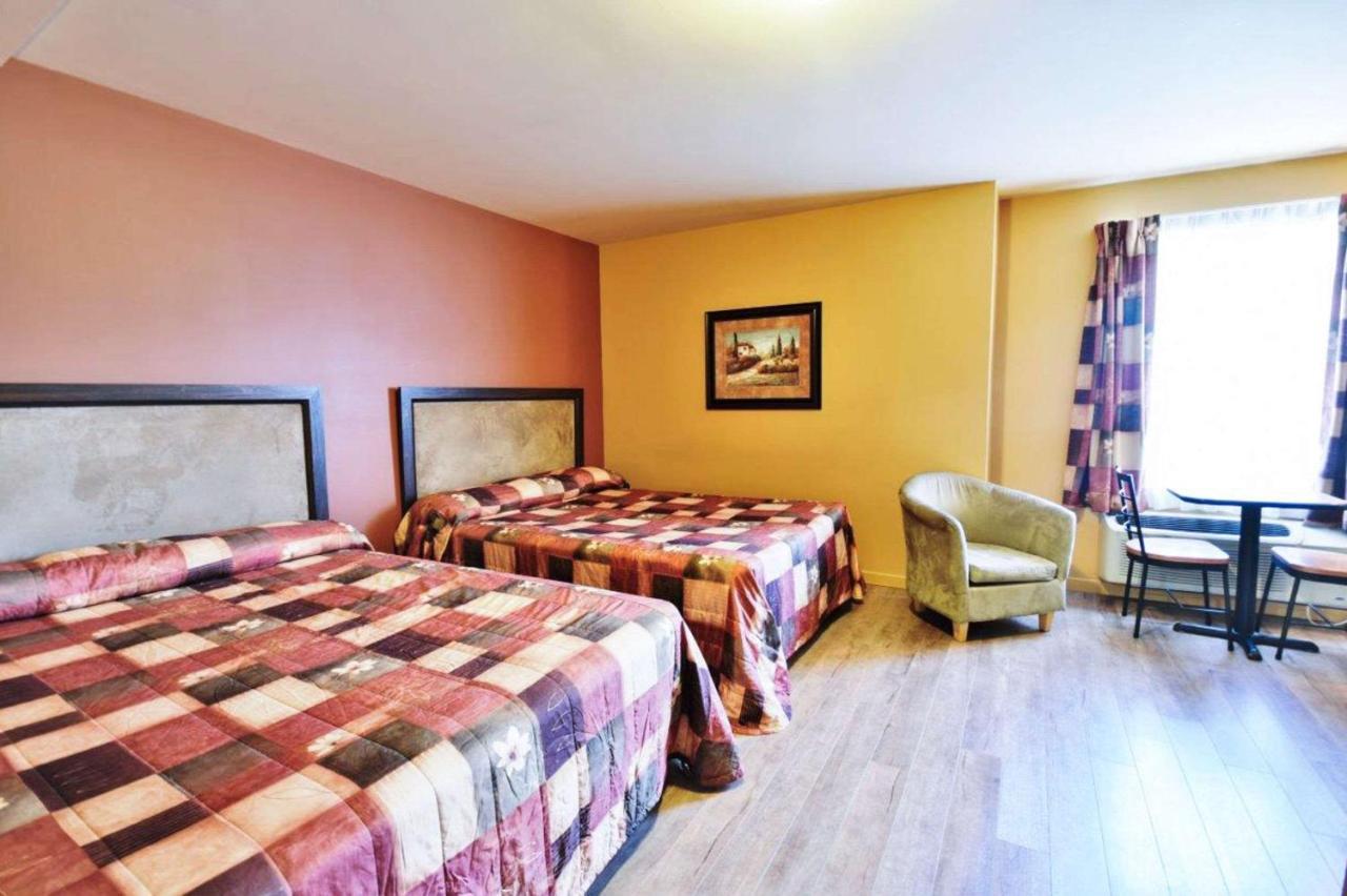 Econo Lodge Cabano Exteriör bild
